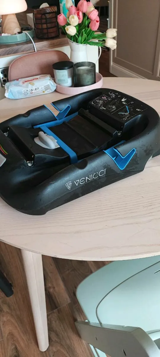 Venicci Isofix Car Seat Base Secure & Easy Install - Image 3