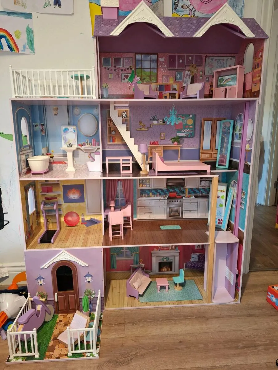 Dolls house - Image 1