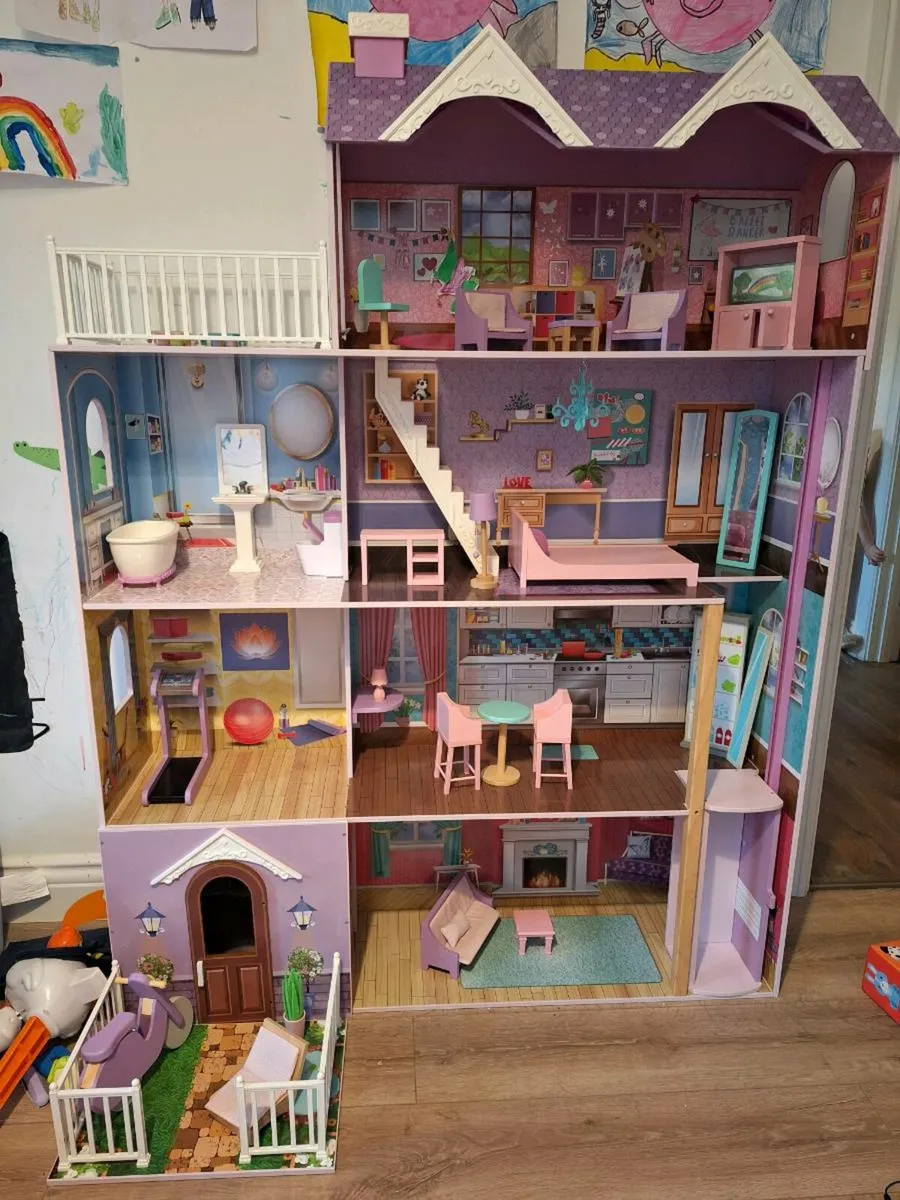 Dolls house - Image 2