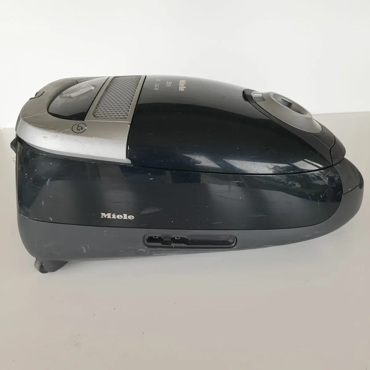 Miele S5210 vacuum cleaner see Video - Image 3