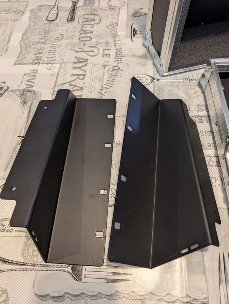 CQ18T Mixer & Case - Image 2