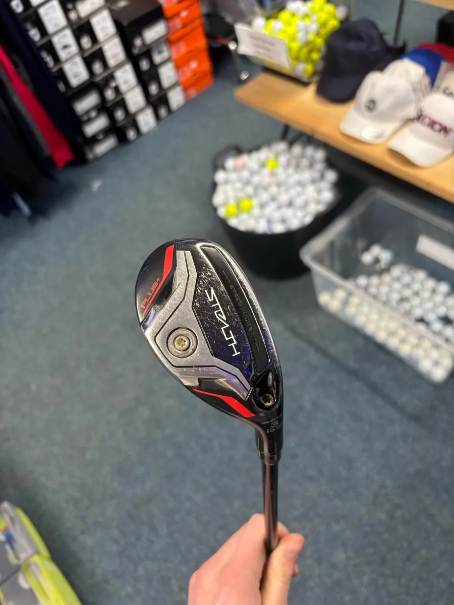 TaylorMade Stealth Plus Hybrid - Image 1