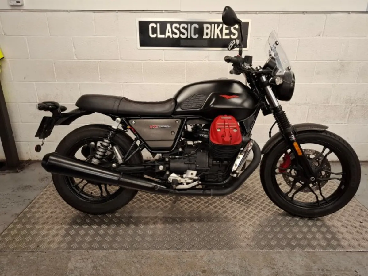 Moto Guzzi V7 111 Carbon Dark 2020 - Image 1