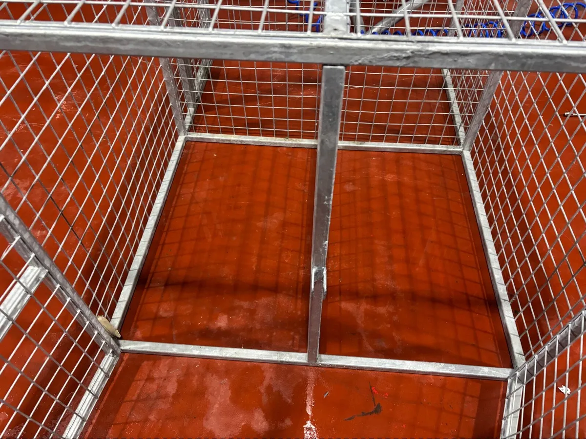 DOG TRANSPORT CAGE - Image 1
