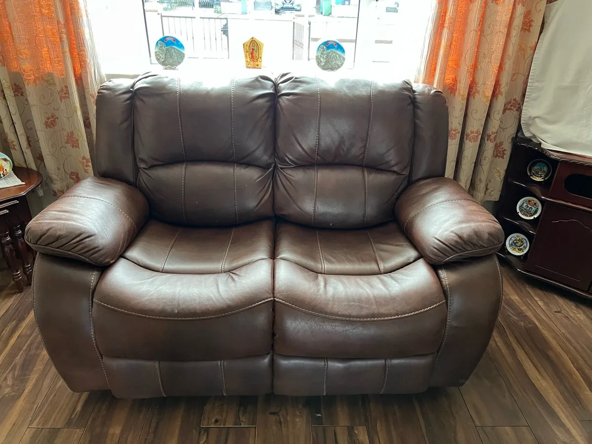 2+2 Brown Leather sofas with Recliners