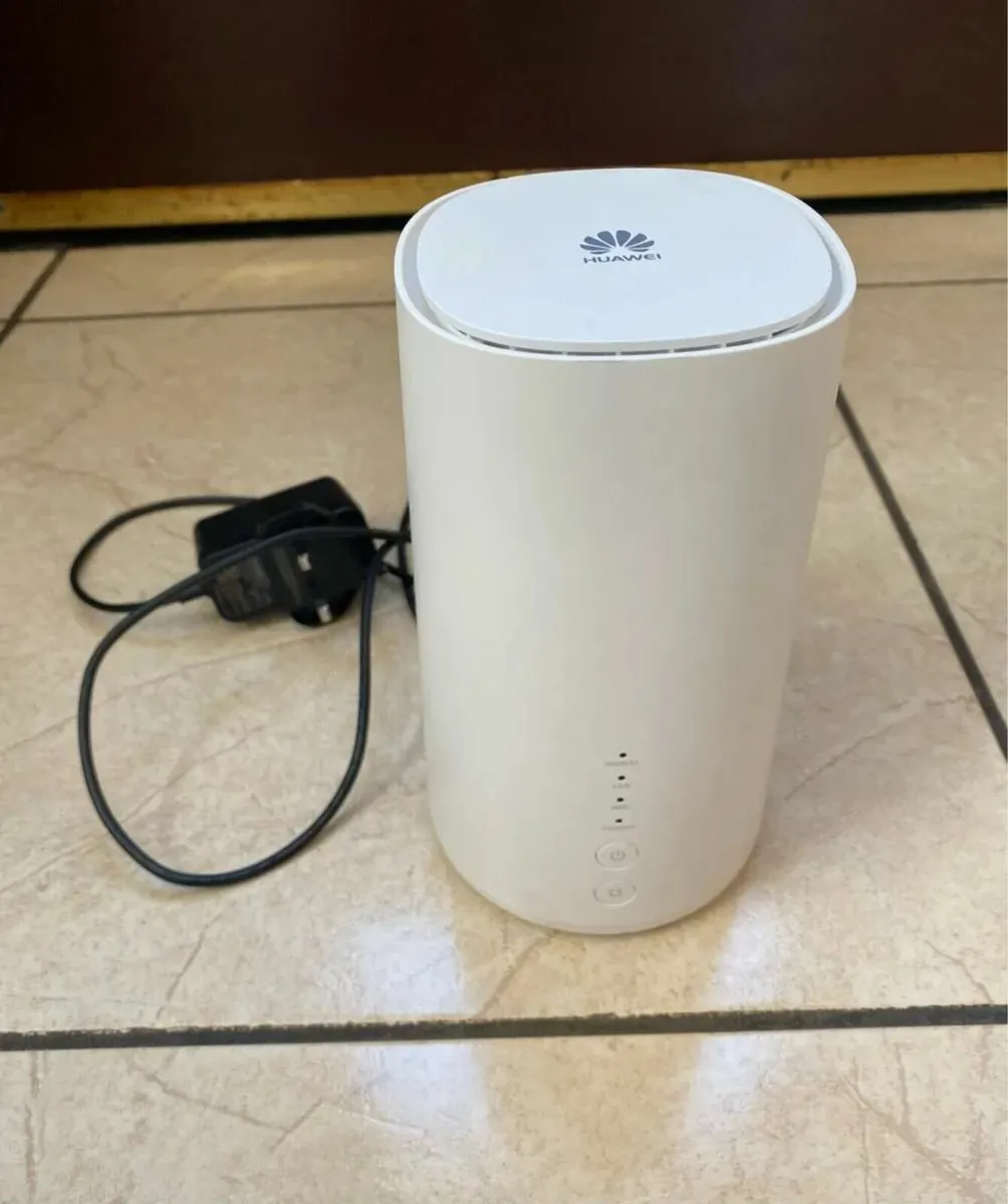 Huawei B528s-23a Wifi 4G Router - Image 1