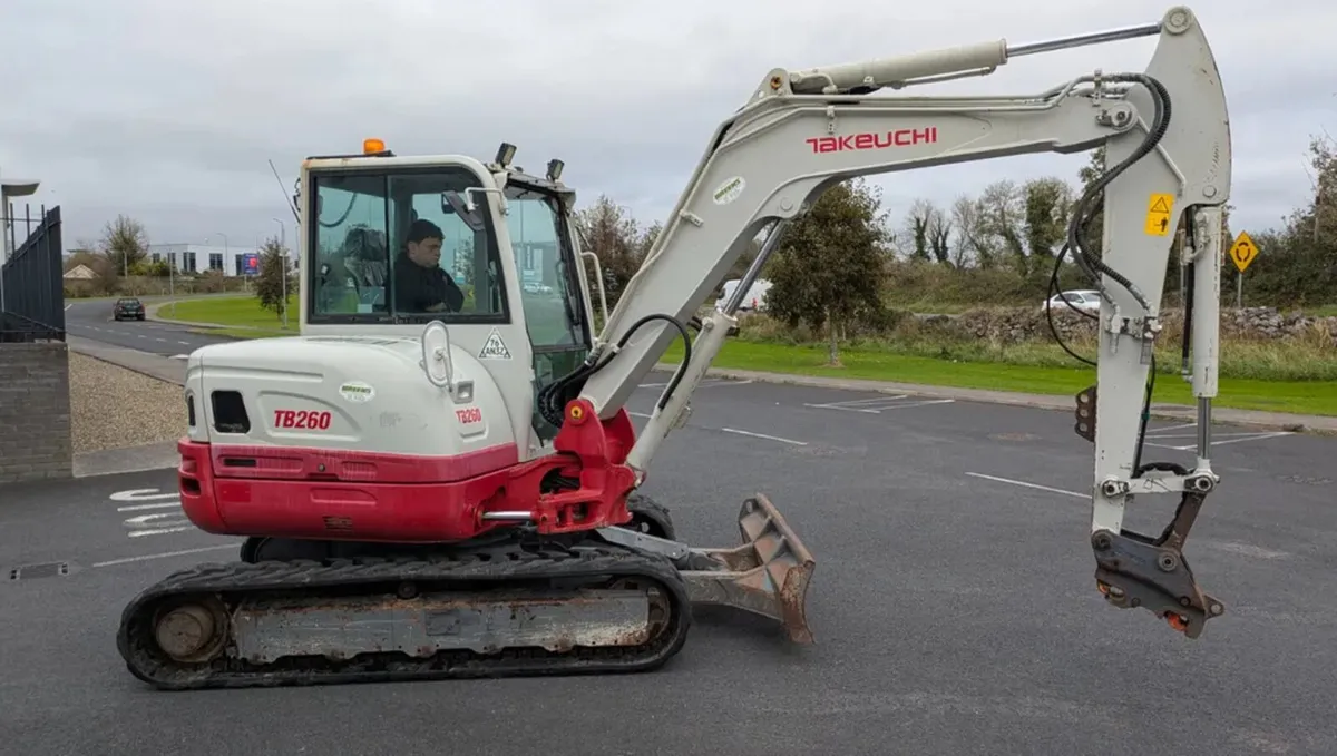 Takeuchi TB260 Digger - Image 4