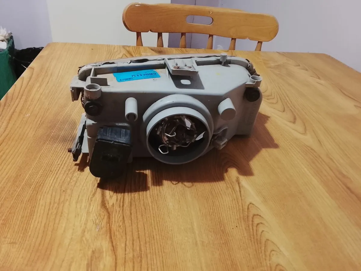 CAR LIGHTS - Image 3