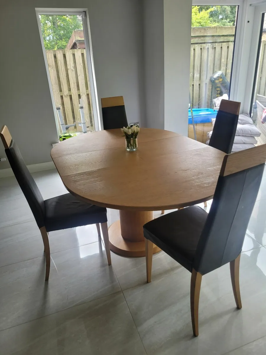 Table and 4 chairs - Image 4