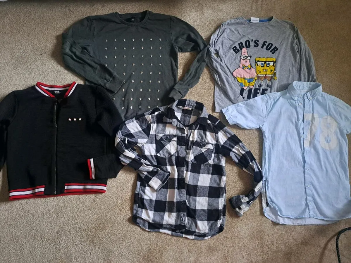 Boys 9-10 top bundle River island
3 tops - Image 1