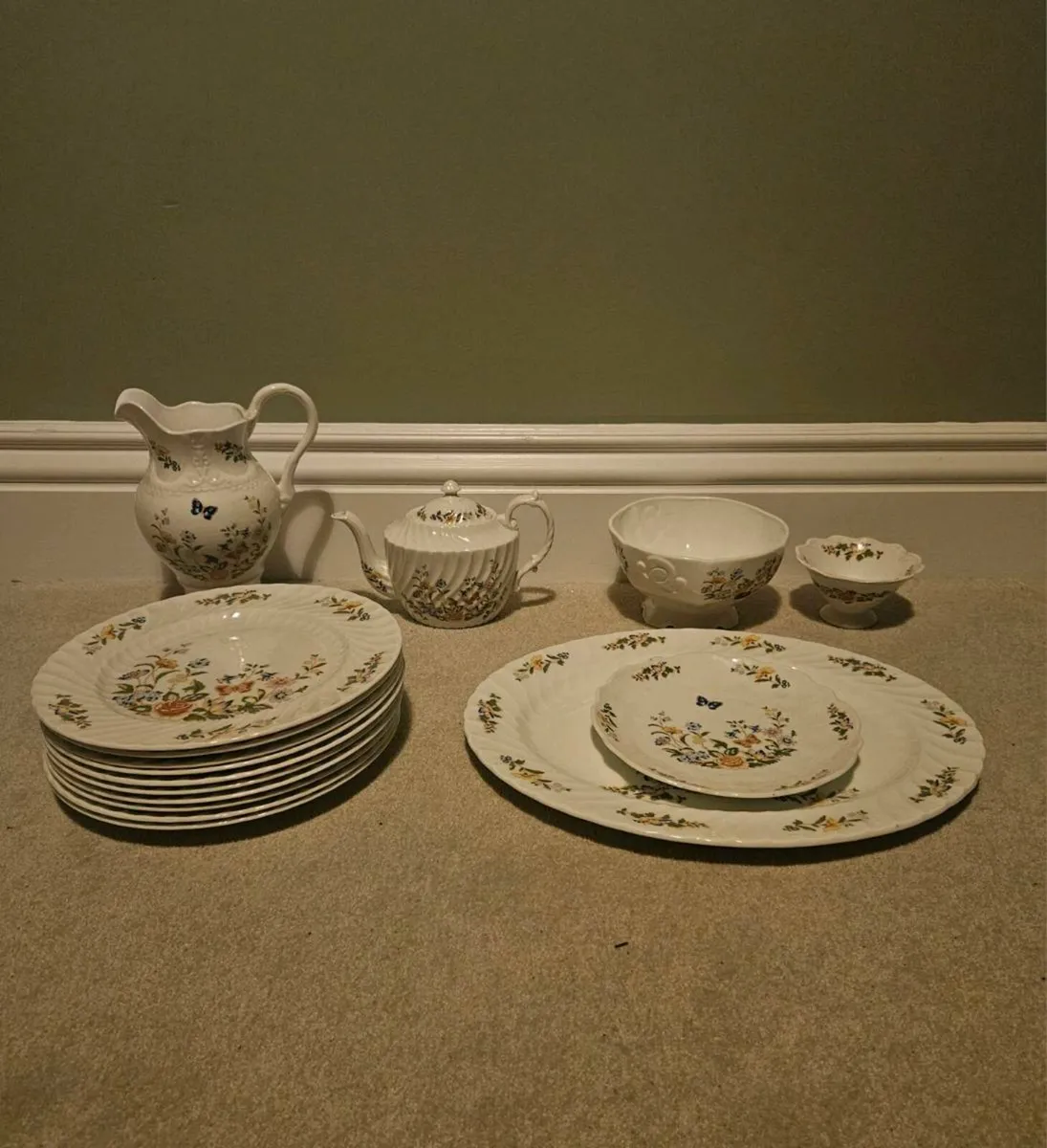 Aynsley China Selection - Image 1
