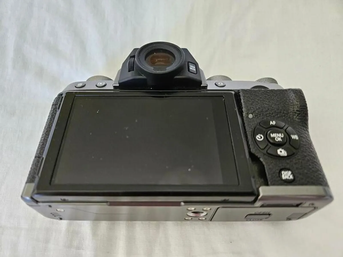 Fujifilm X-T100 camera kit - Image 3