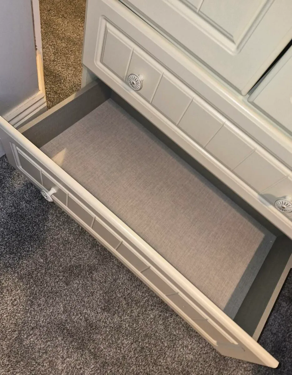 Cream 2 Door 2 Drawer Wardrobe - Image 3