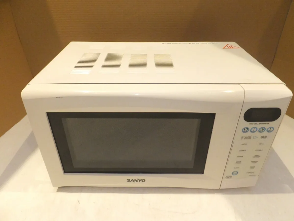 Sanyo Microwave - Image 1