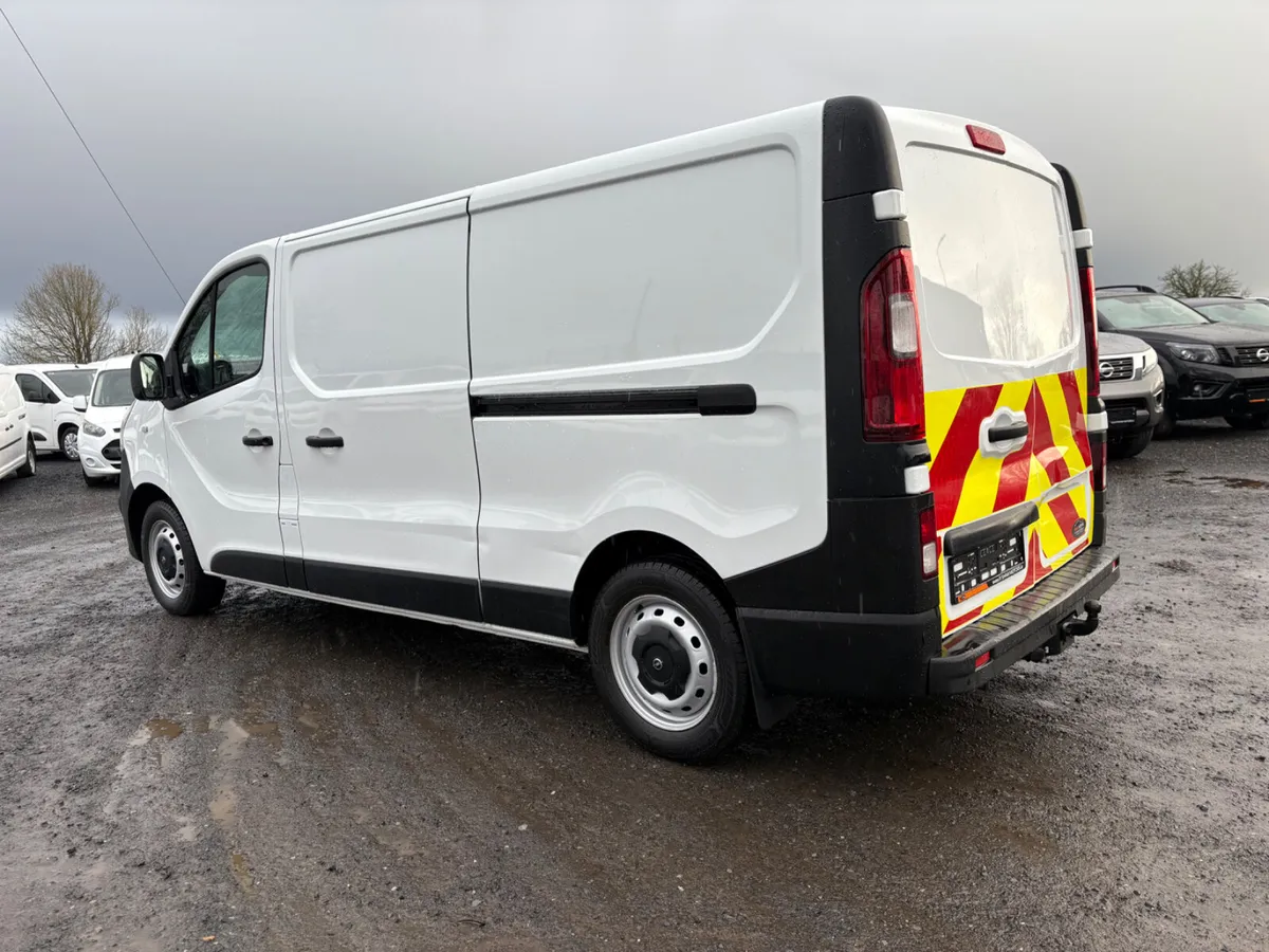 Opel Vivaro - Image 1