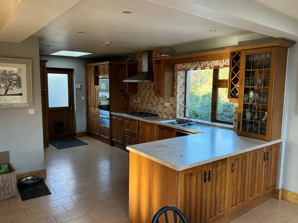 Oak Kitchen - Image 1