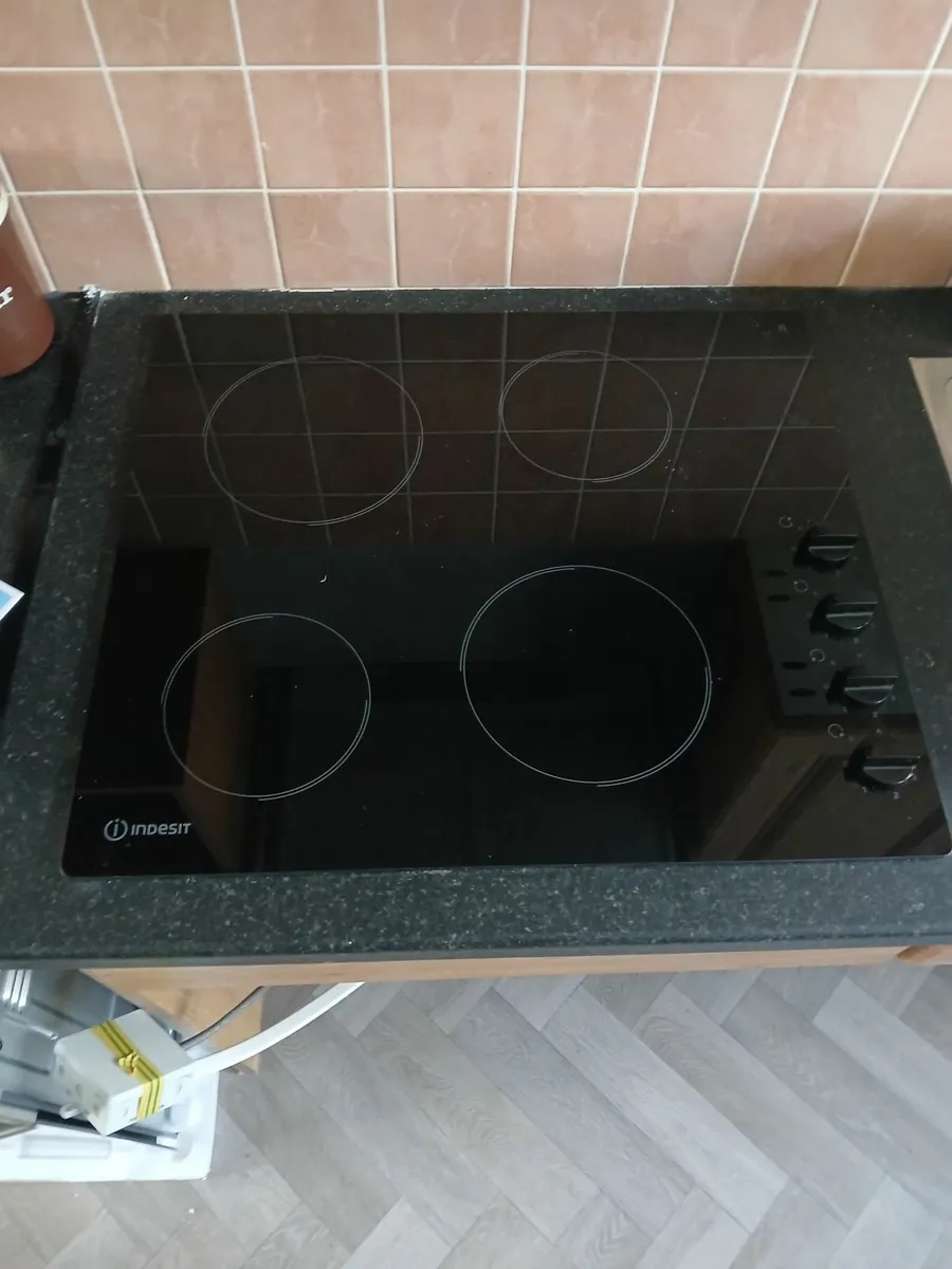 New Indesit Inset Oven and Hob - Image 2