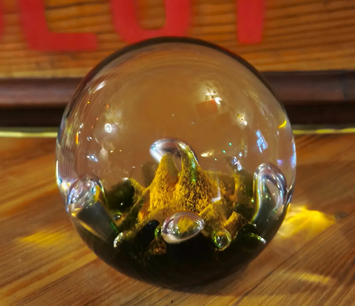 Collectable Paperweigth - Image 1