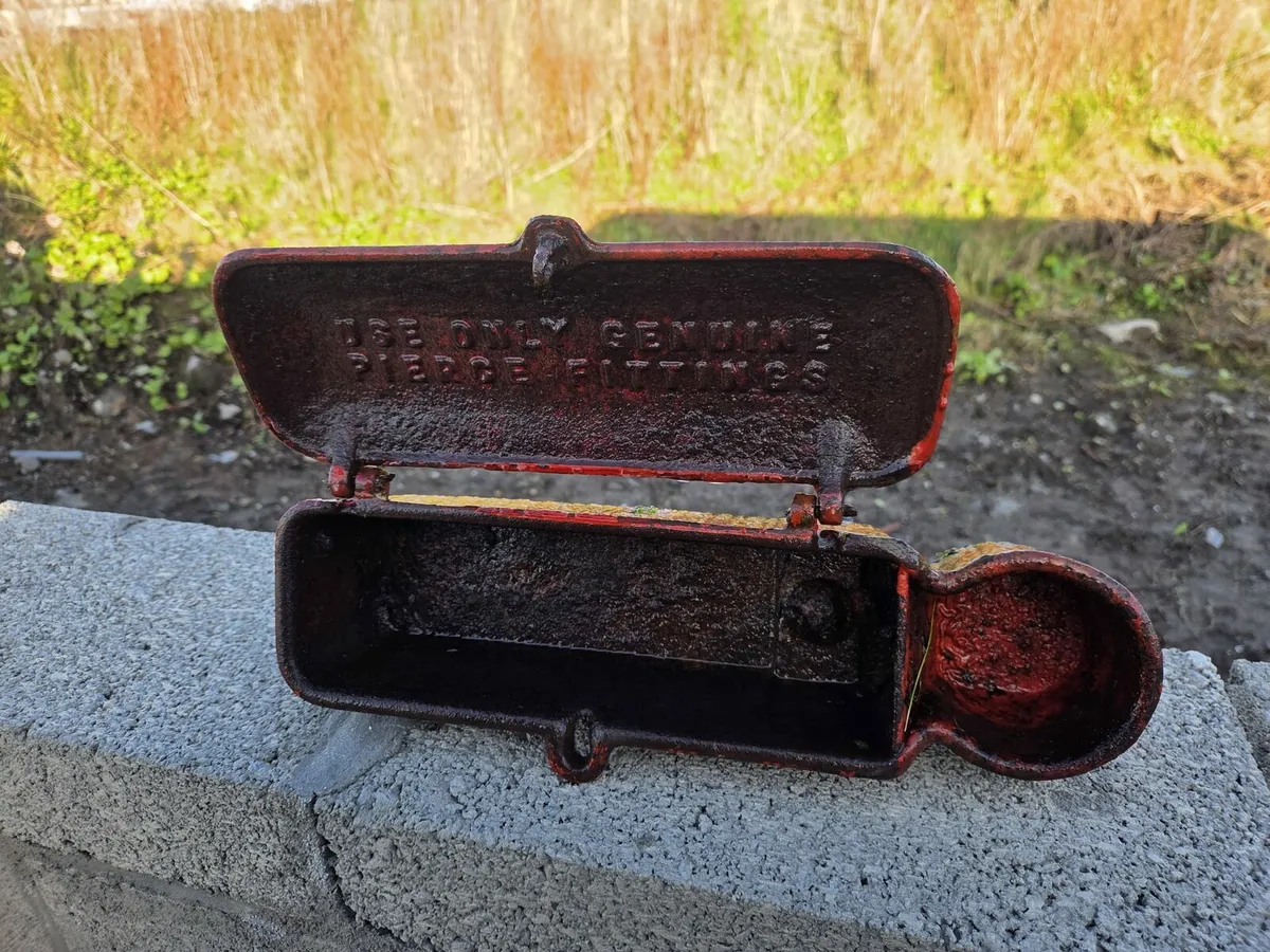 Original old tool box - Image 1