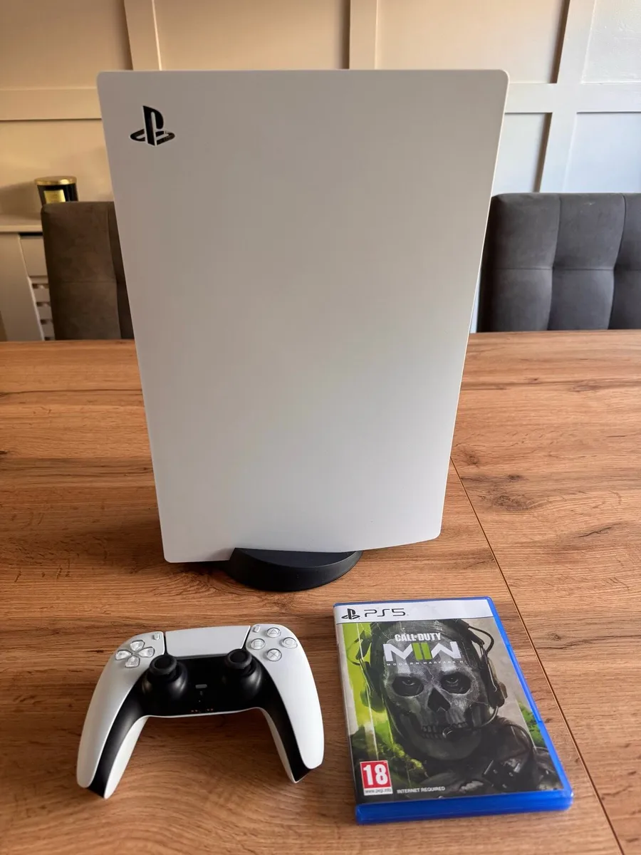 PlayStation 5 Disc Edition - Image 1