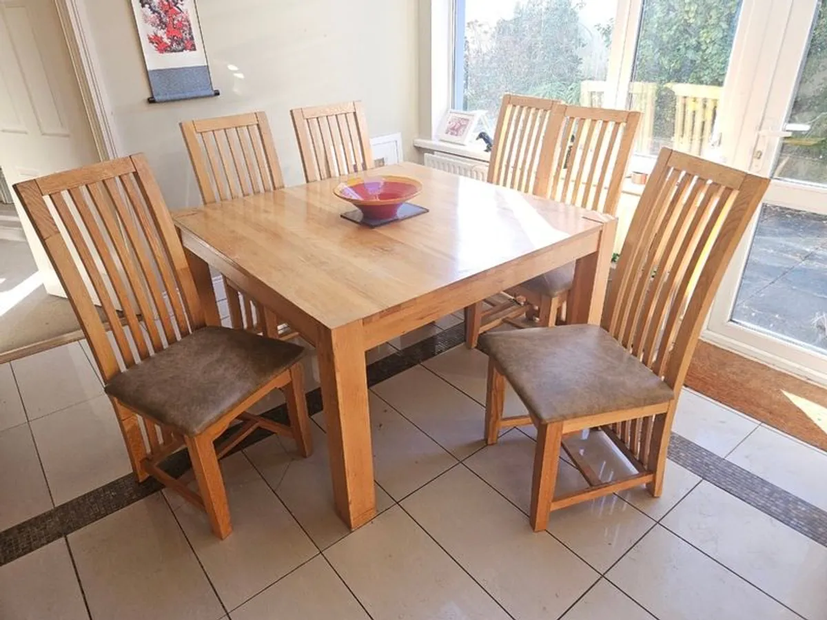 Dining Table and 6 chairs