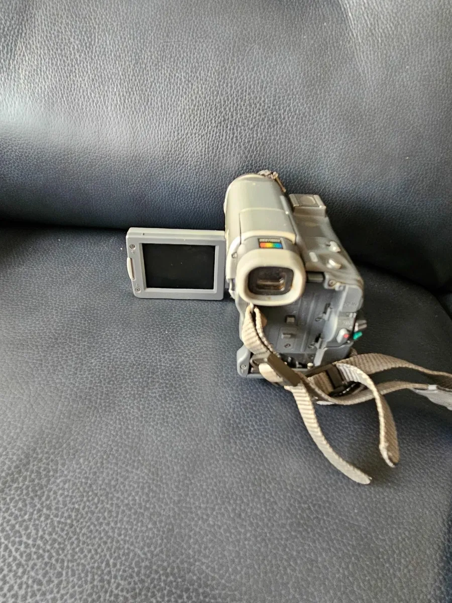 Sony video camera - Image 2