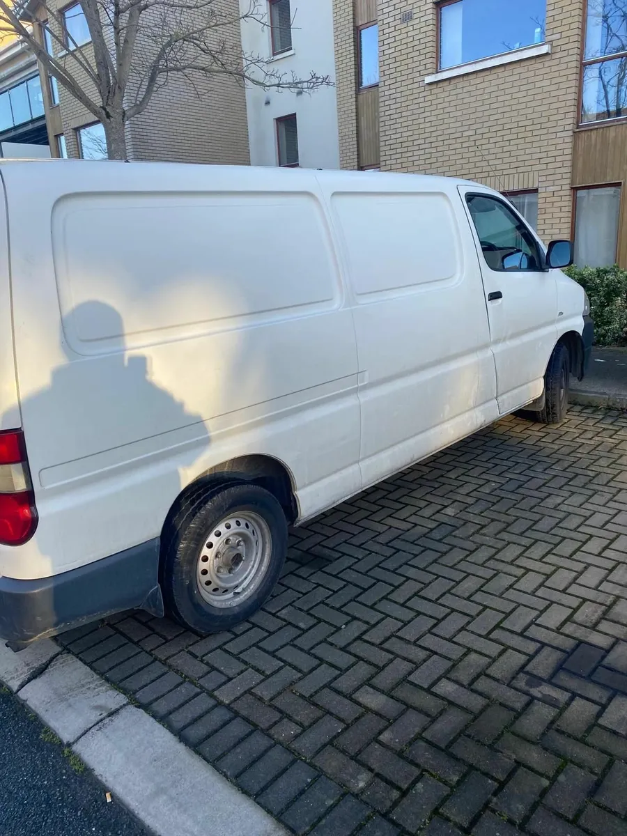 Toyota HiAce 2008 - Image 2