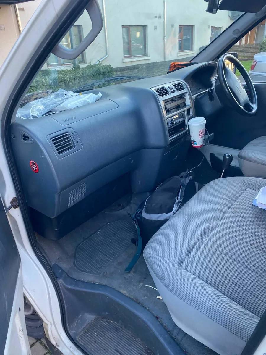 Toyota HiAce 2008 - Image 3