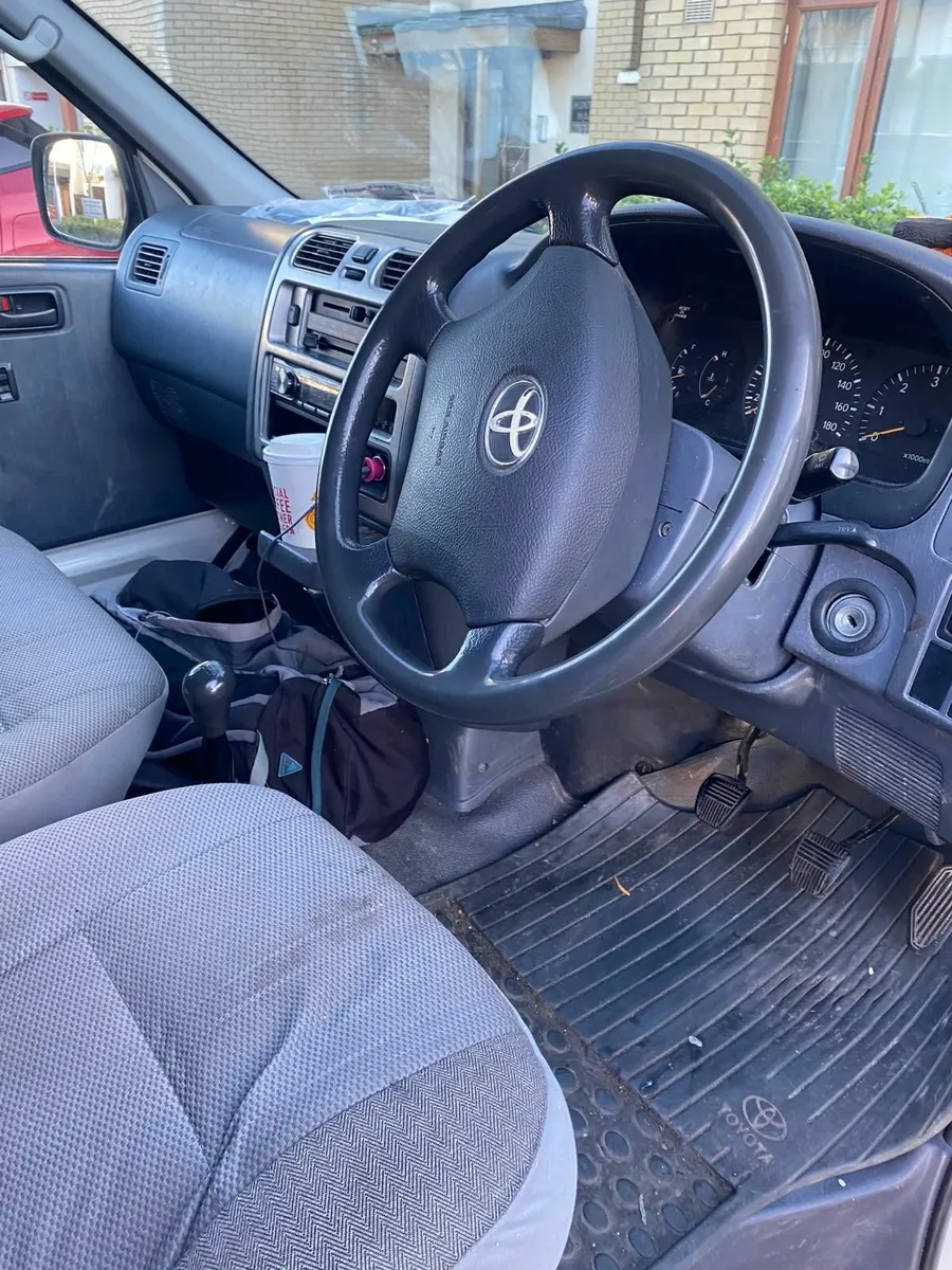 Toyota HiAce 2008 - Image 4