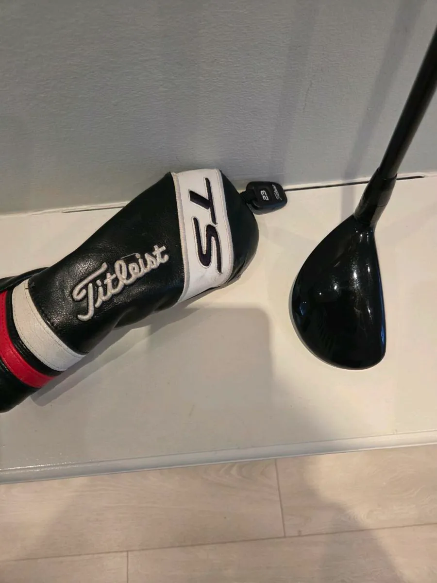 Titleist Ts2 hybrid 23 degree - Image 1