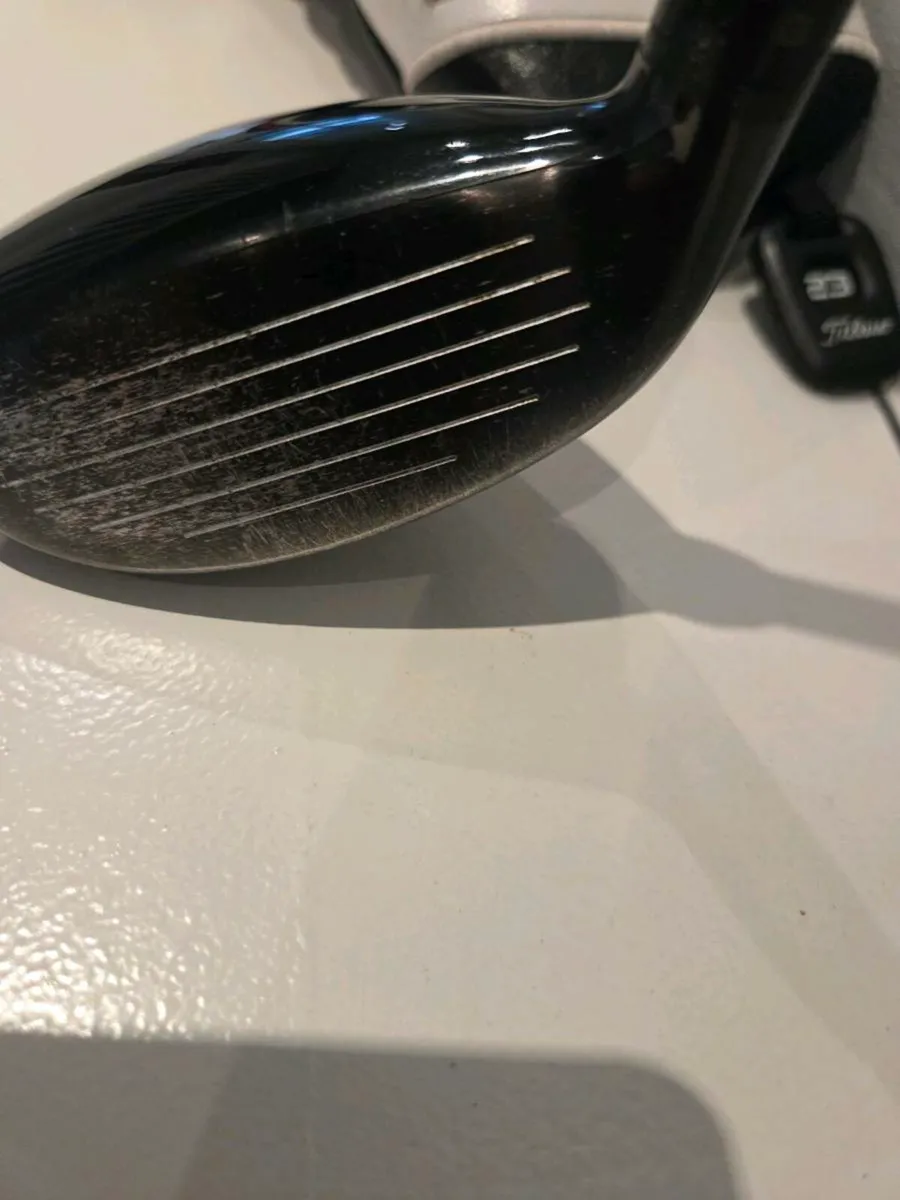 Titleist Ts2 hybrid 23 degree - Image 2