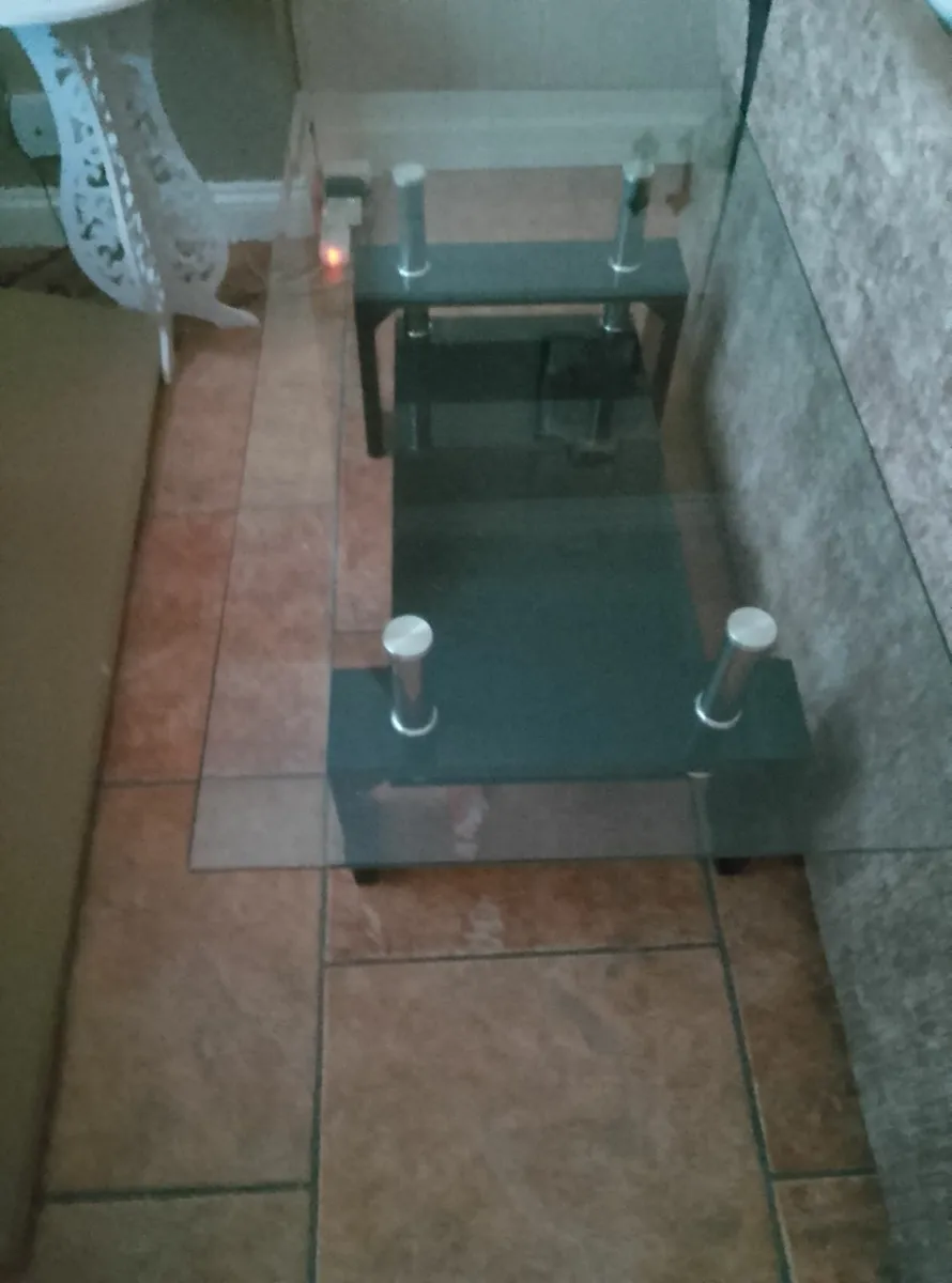 Glass table perfect condition - Image 4