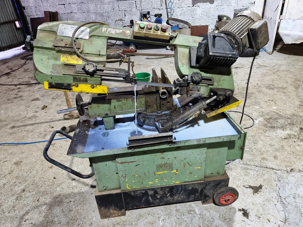 Metal bandsaw - Image 1