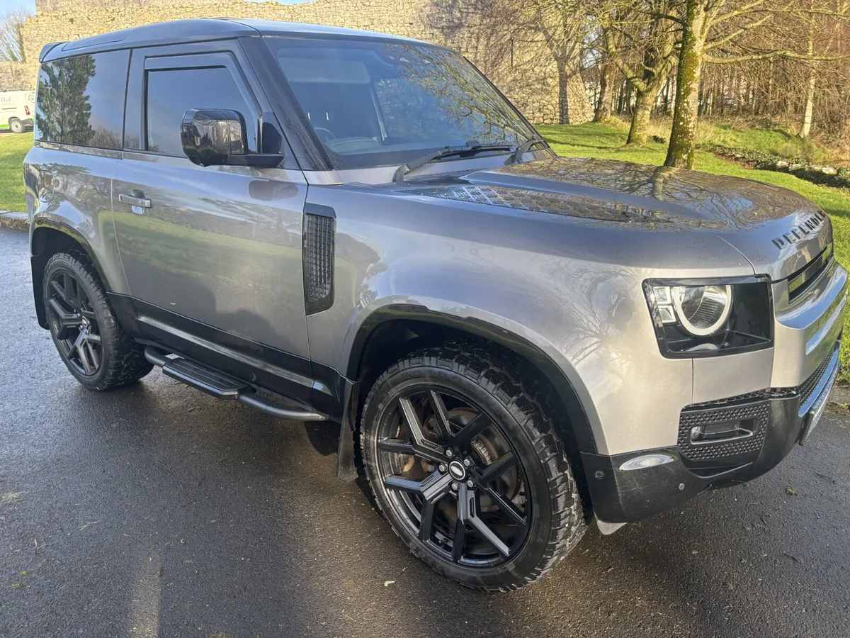 Land Rover Defender Commercial 3 Seater (212) - Image 1