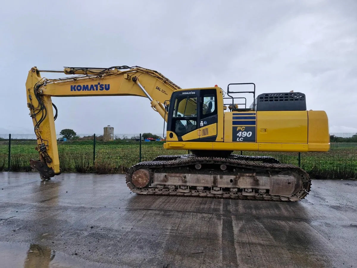 Komatsu PC 490-10 Excavator