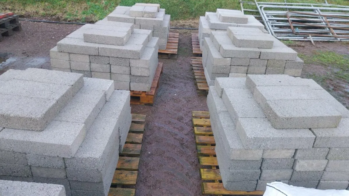 Concrete blocks - Image 1