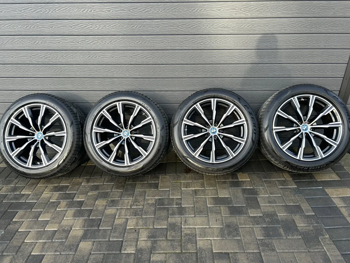 20” GENUINE BMW X5 ALLOY WHEELS & TYRES - Image 2