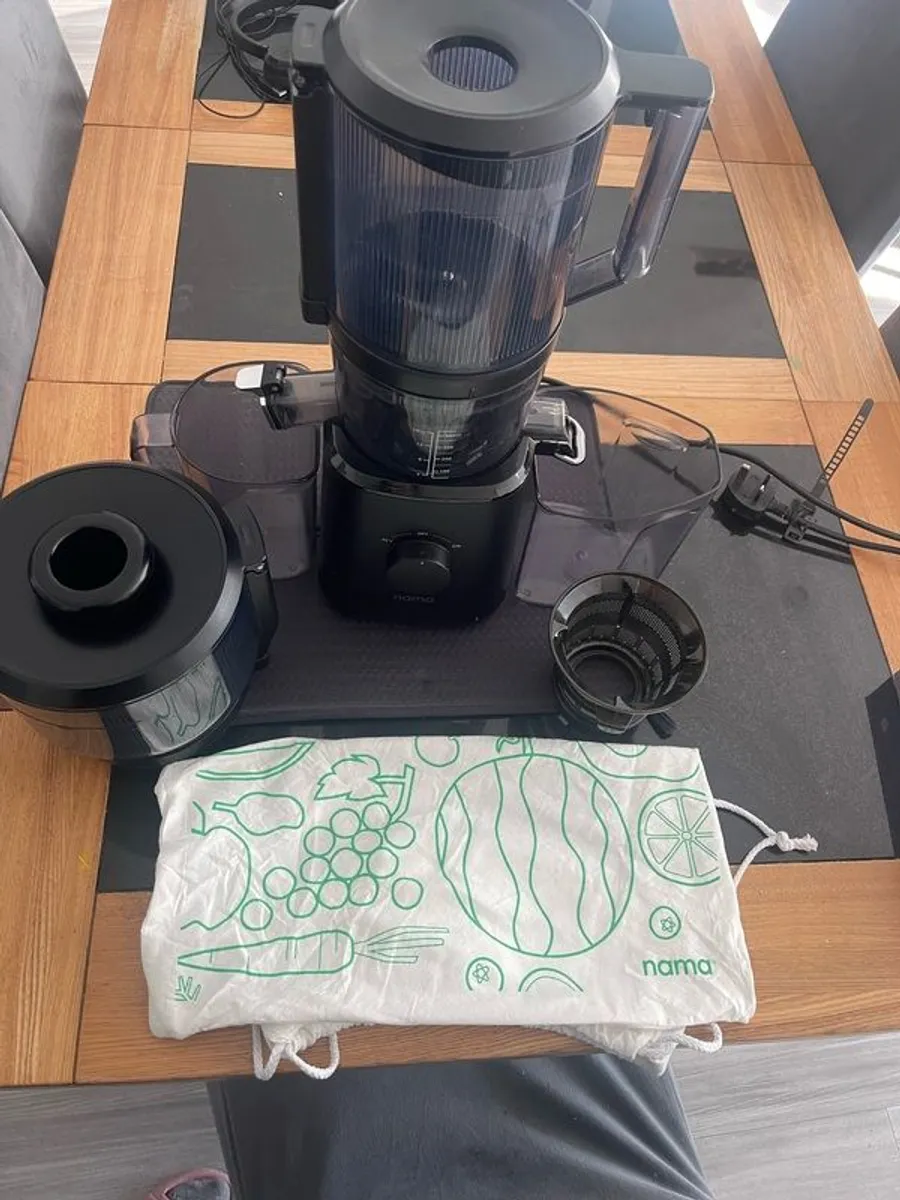 Nama J2 Cold Press Juicer Self Feeding for Hands-Free Operation - Image 1