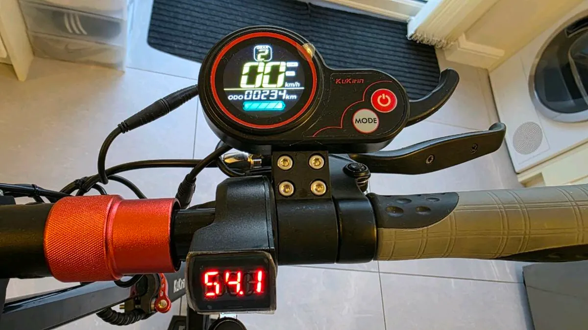 Kugoo M4 Pro Electric scooter - Image 3