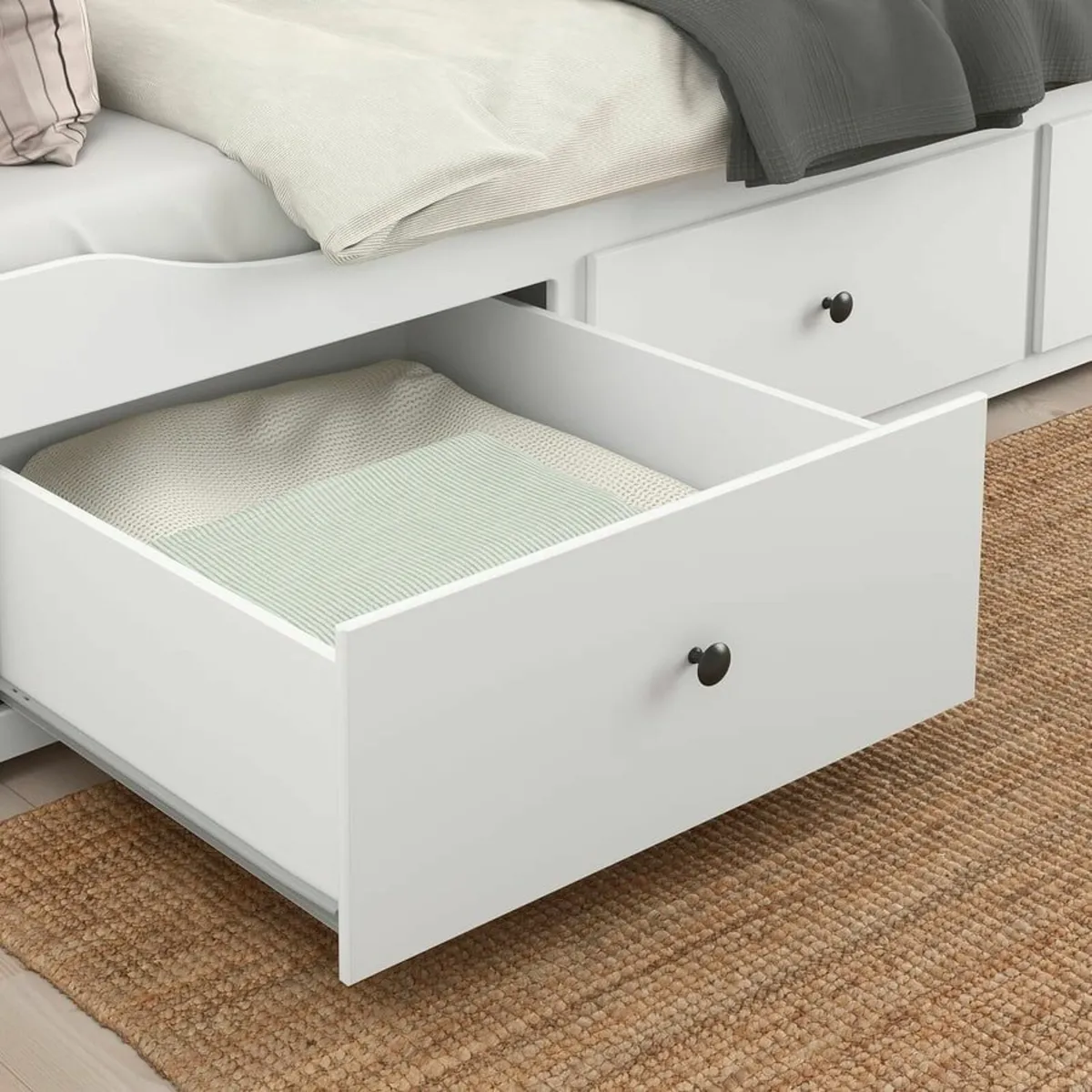 Hemnes day bed - Image 3