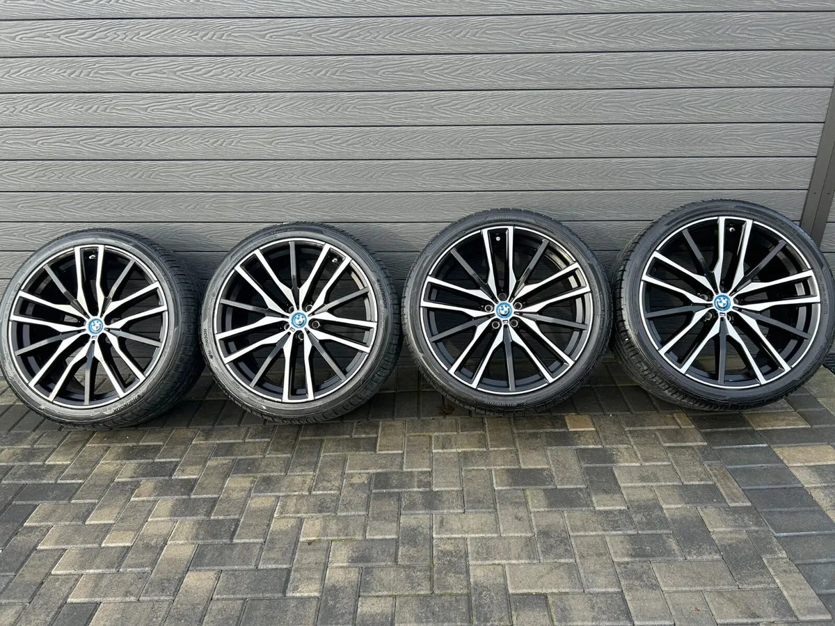 22” GENUINE BMW X5 M-SPORT ALLOY WHEELS & TYRES - Image 2
