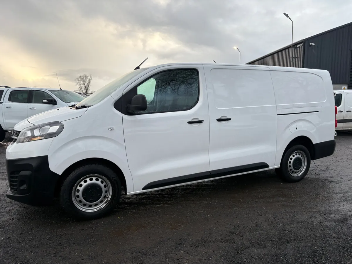 Opel Vivaro - Image 1