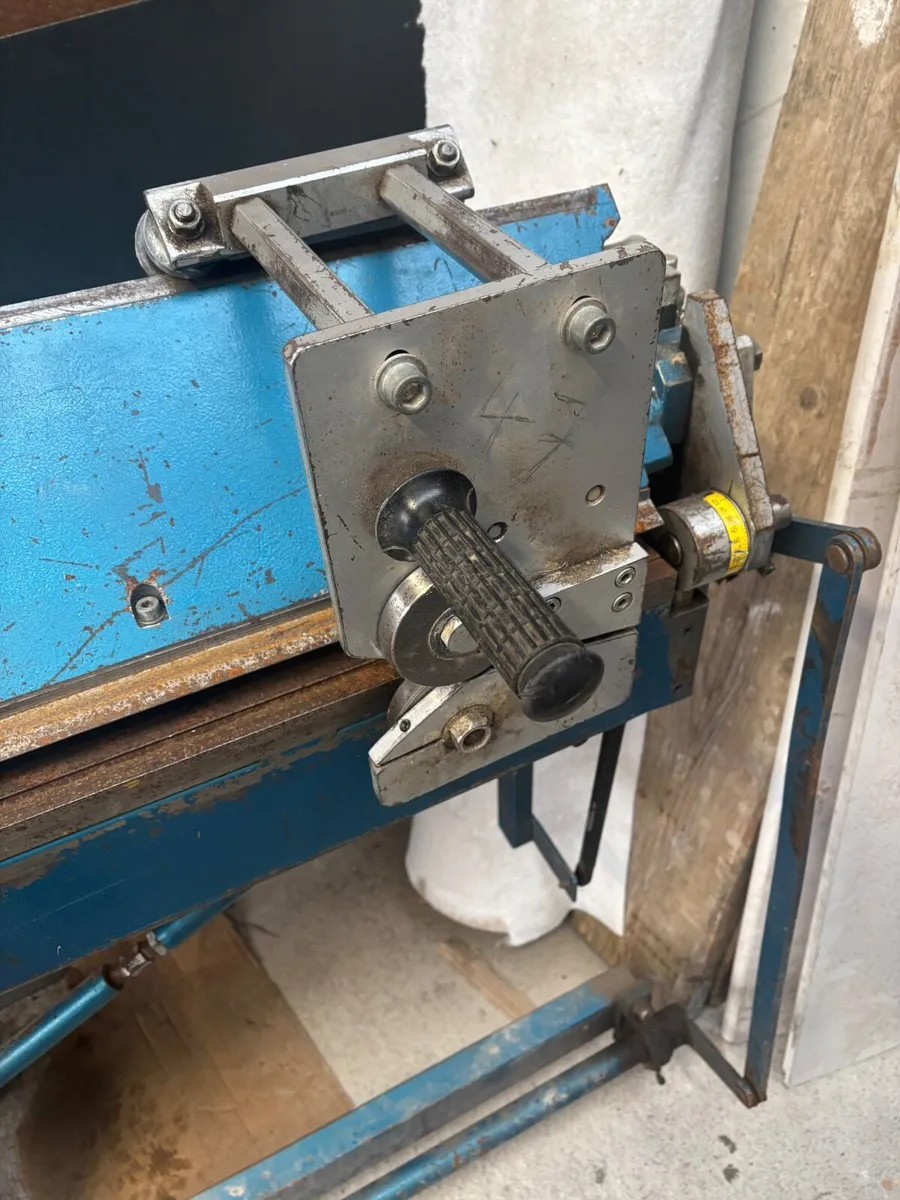 Sheet metal benders - Image 1