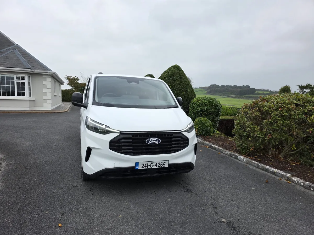 2024 Ford Transit Custom - Image 4