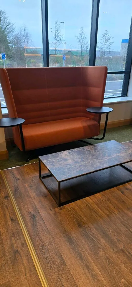 Sitland cell chair with pedrali code coffee table - Image 2