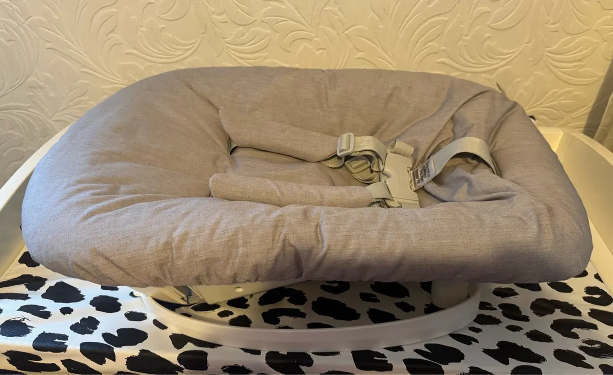 Stokke Tripp Trapp Newborn Set with Toy Hanger - Image 4