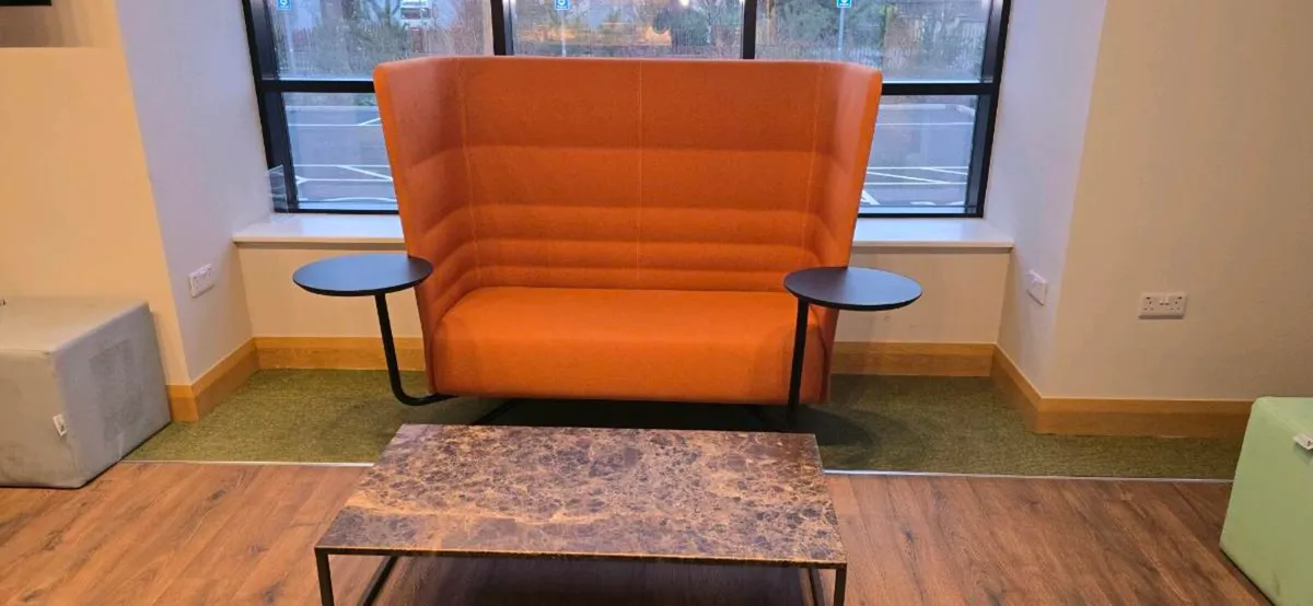 Sitland cell chair with pedrali code coffee table - Image 4