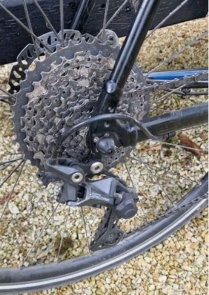 Giant Escape 0 Disc Hybrid Bike - Image 2