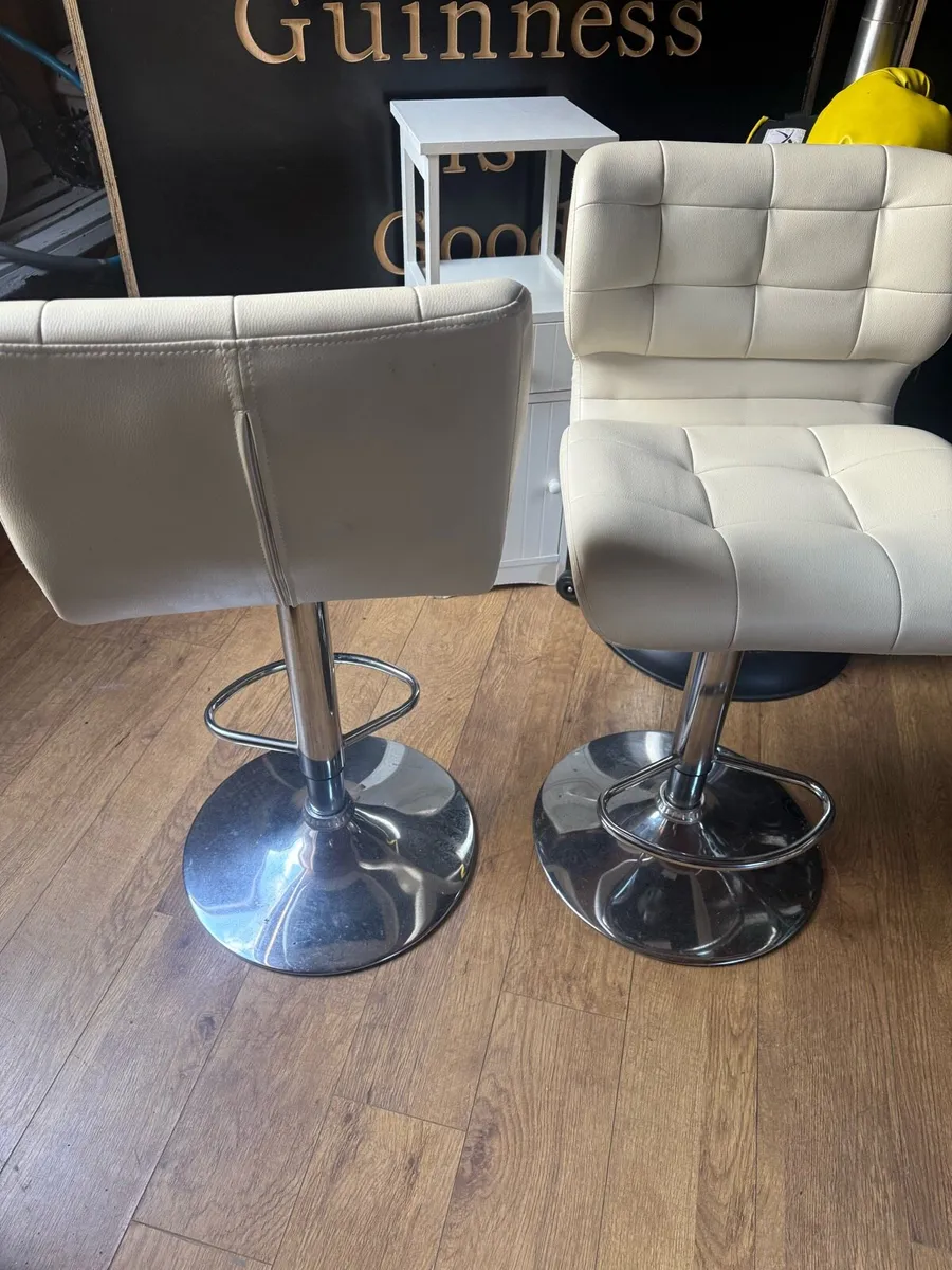 Breakfast Bar Stool - Image 1