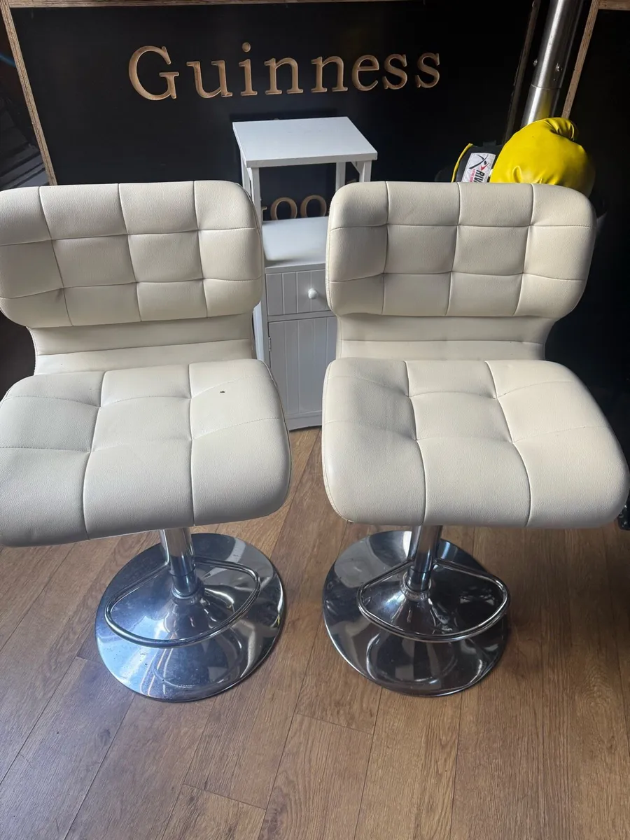 Breakfast Bar Stool - Image 2